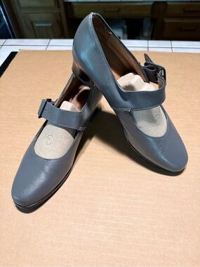 Women's Gray Mary Jane Comfort Heels